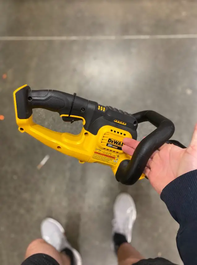 Dewalt 20V hedge trimmer 