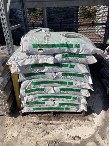 Mulch at Lowes: 5 for $10 Sale Dates in 2023 (UPDATED) | The Lawn