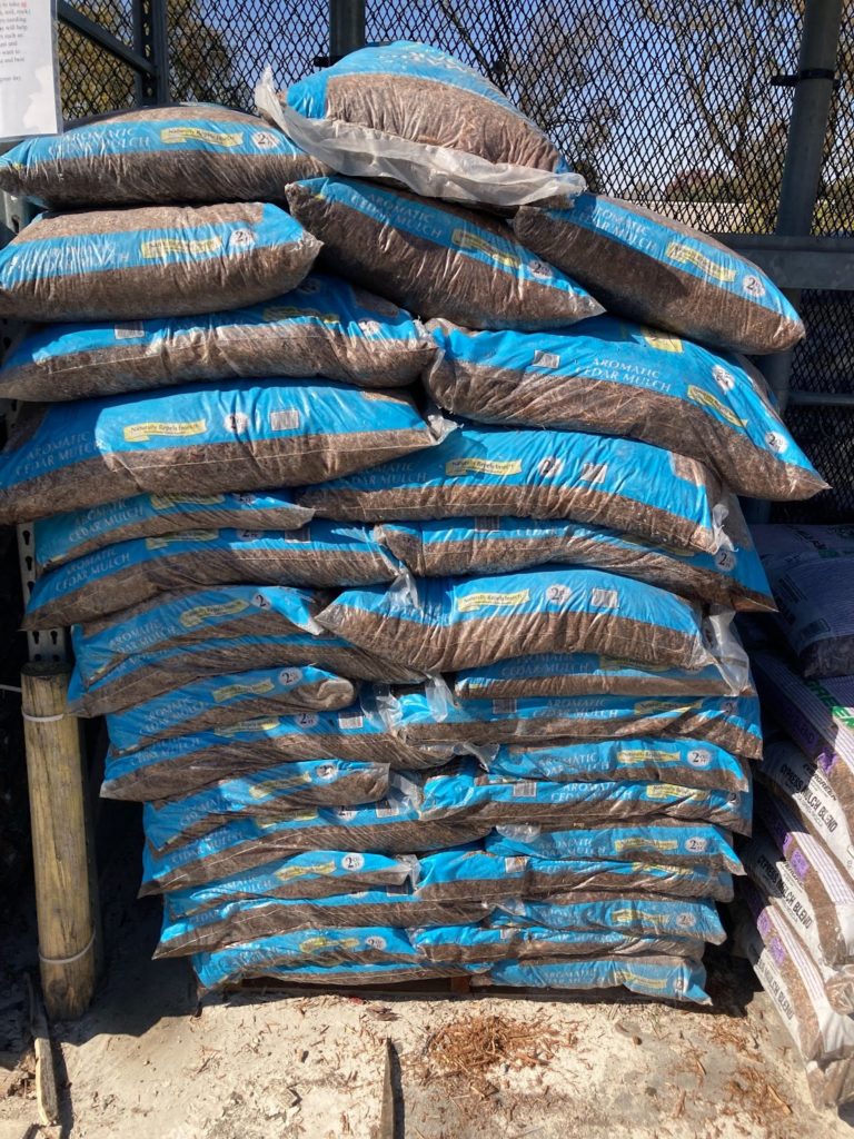 Mulch at Lowes: 5 for $10 Sale Dates in 2022 (UPDATED) | The Lawn Review