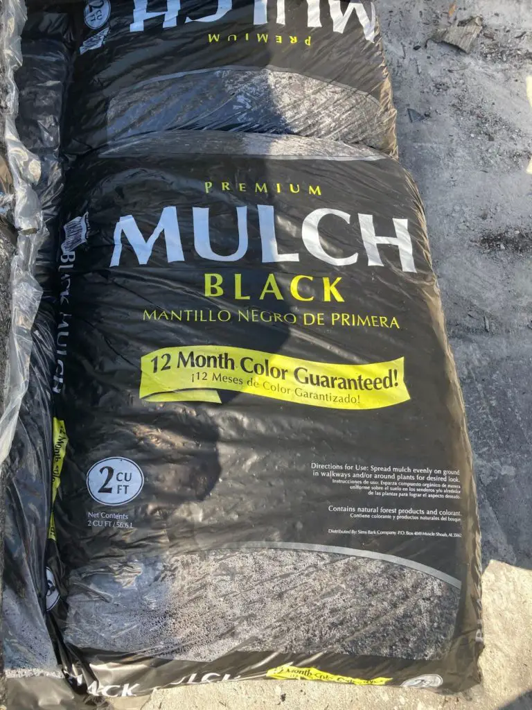 Premium brand mulch at lowes