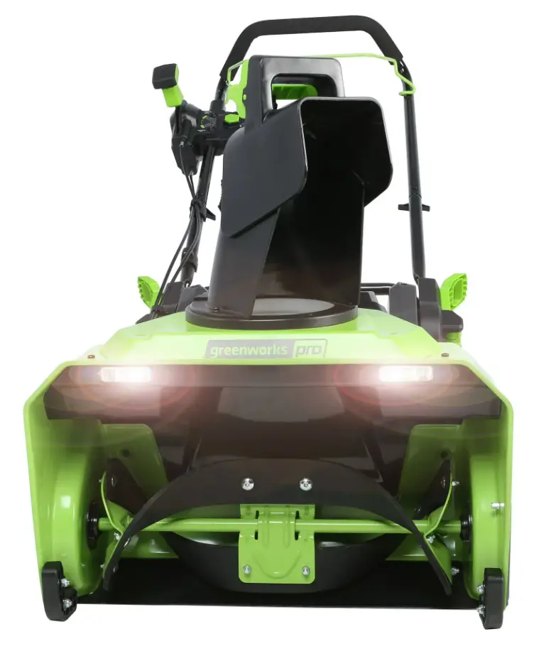 Chute Greenworks 22 in snow blower