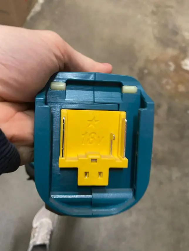 makita 18v hedge  trimmer battery