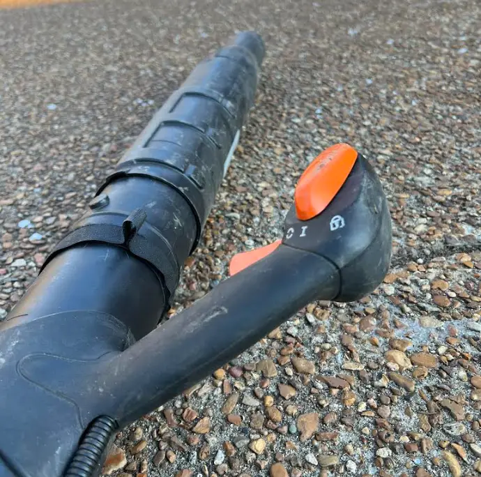 Control handle on stihl br 600 blower