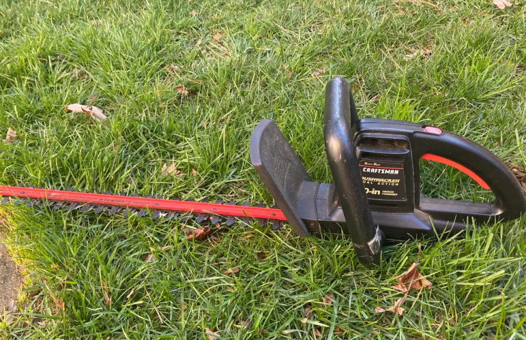 corded electric hedge trimmer