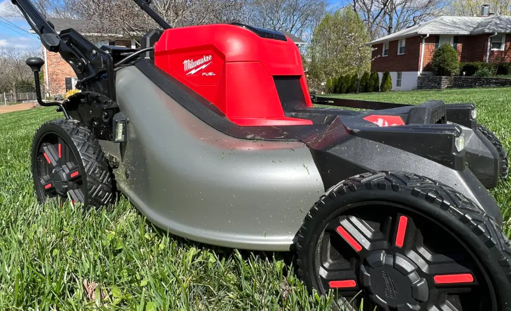 milwaukee m18 mower has a steel deck