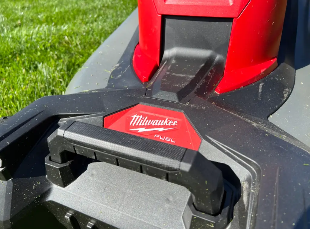 up close of the milwaukee m18 mower