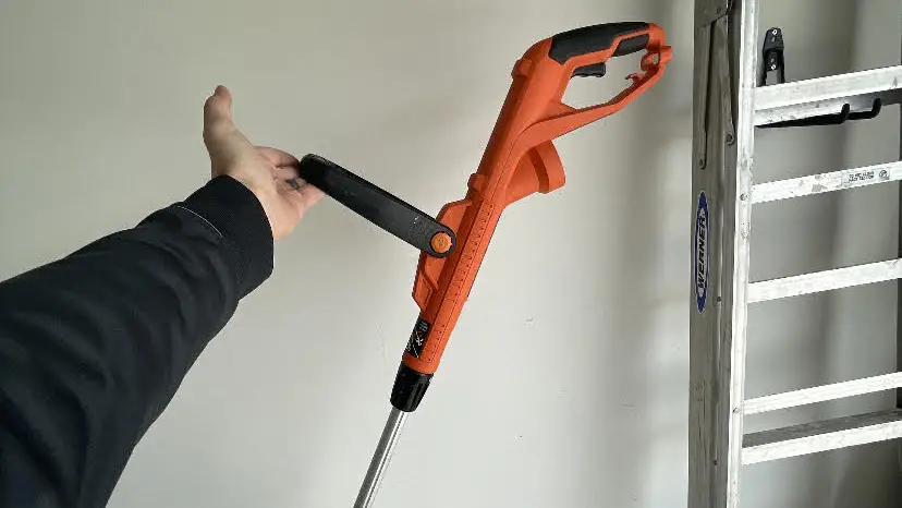 lightweight black and decker weed eater