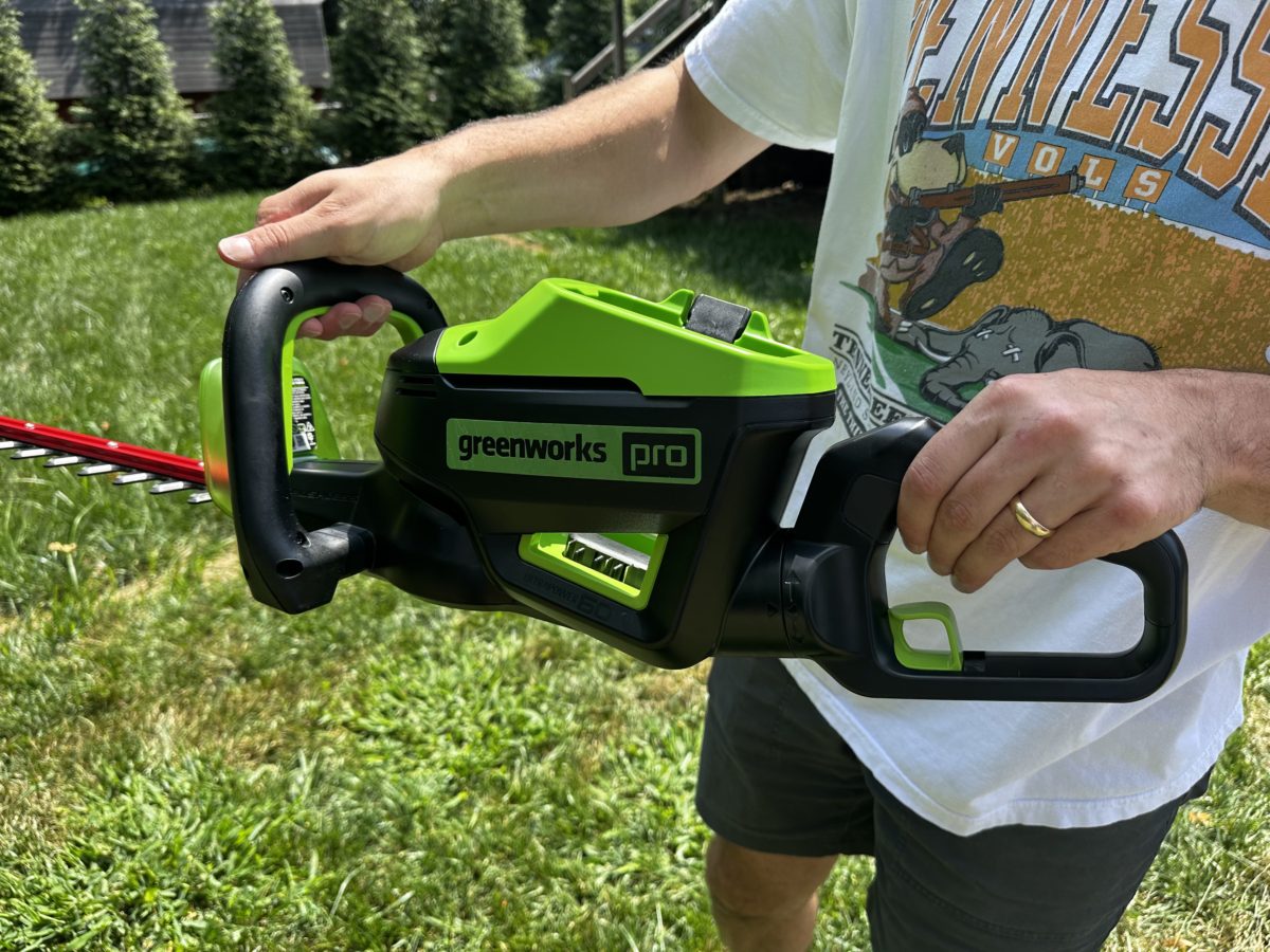 greenworks hedge trimmer 60v