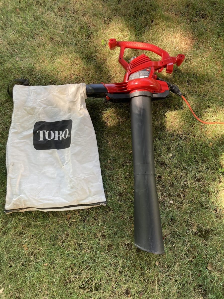 toro blower vacuum mulcher corded electric set up with bag on it