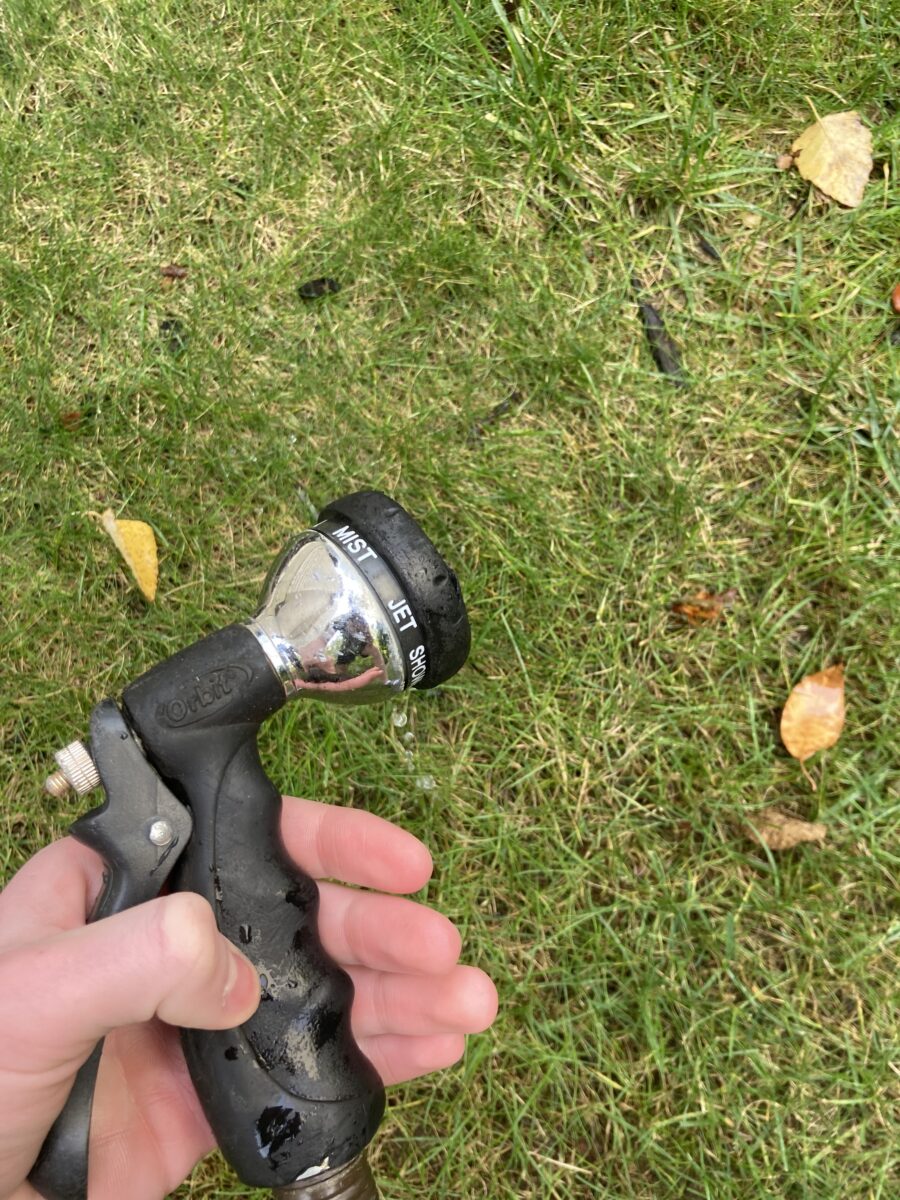 the handle of this garden hose nozzle
