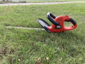 5 Best Corded Electric Hedge Trimmers: 2024 Guide | TLR