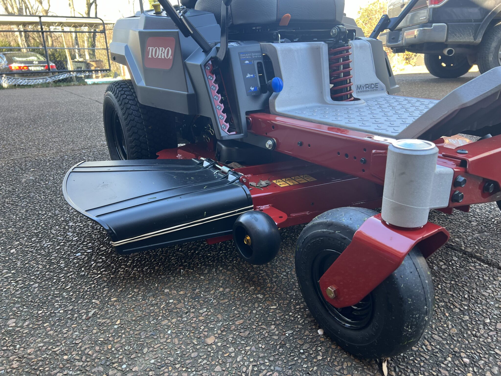 Toro vs. John Deere Zero Turn Mower Battle of the Giants TLR